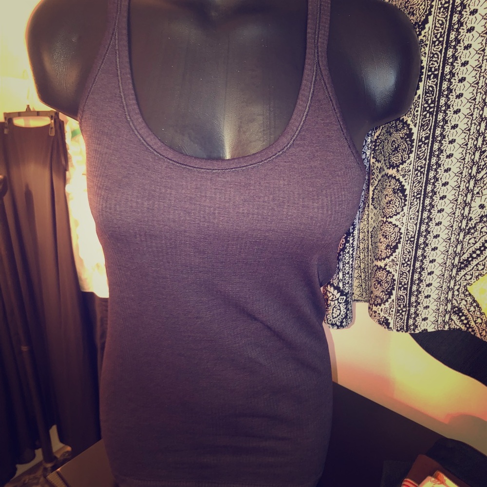 Lululemon Razorback top (cupless)